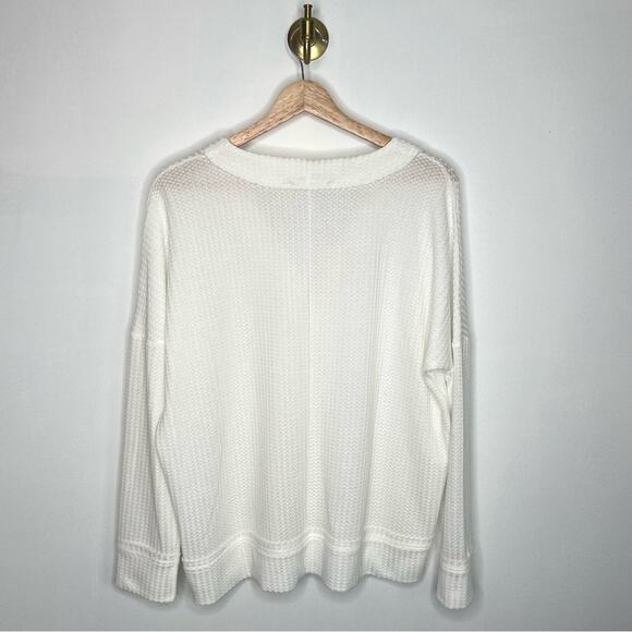 Davi & Dani White Knit Cardigan - Picture 2 of 3